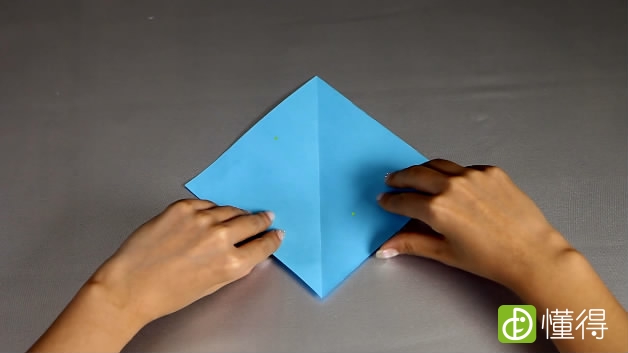 千纸鹤的折法教程-准备正方形折纸