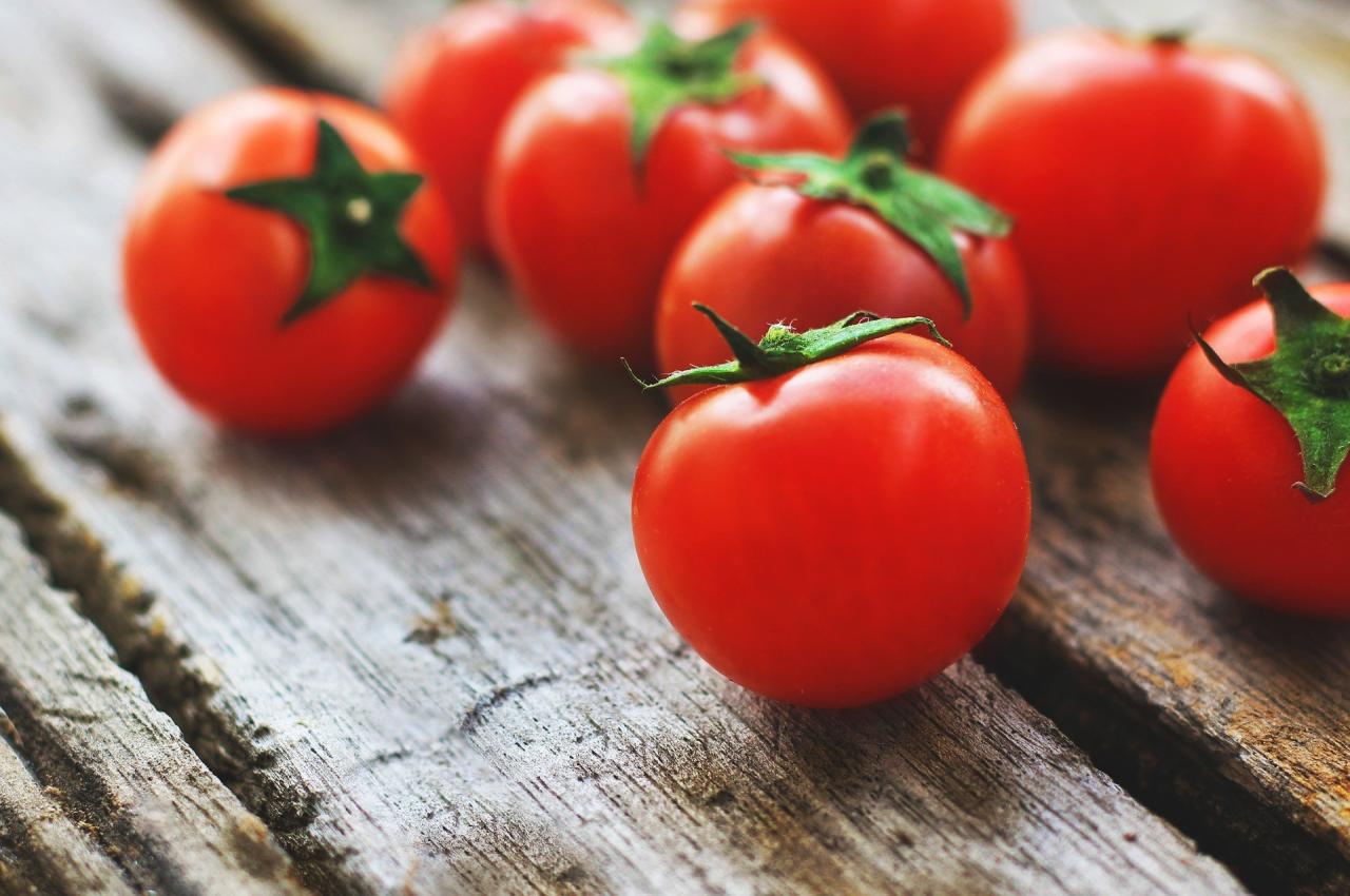 西红柿如何切，怎样切块和切片？教你正确方法，西红柿完整不流汁
