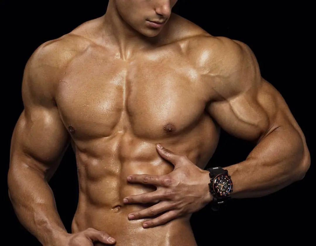 肌肉生长陷入瓶颈？4个方法让你继续增肌，练出饱满的肌肉