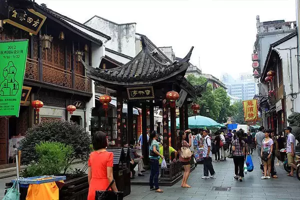 杭州10大最适合吃货去的地方，河坊街步行街上榜，你去过吗？