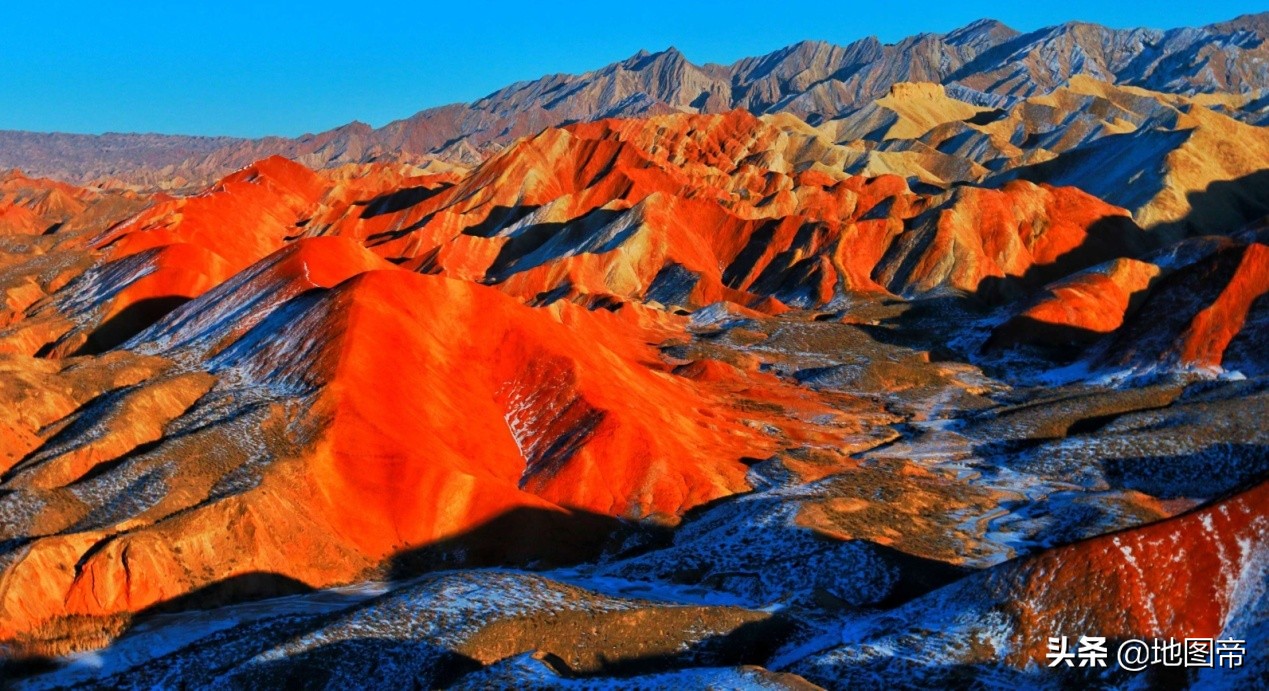新疆火焰山，气温曾高达49.6，为何这么热？