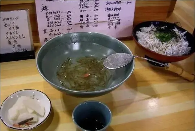 什么是“骨泳”料理？日本人在吃这件事情上，做到了“丧心病狂”！
