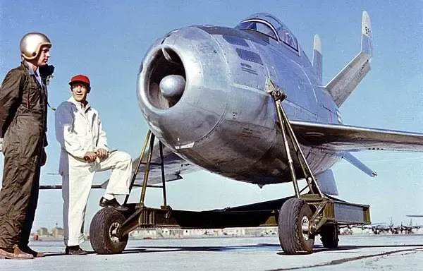 世界上最小的战斗机，外表呆萌可爱，竟然是轰炸机的护航小伙伴
