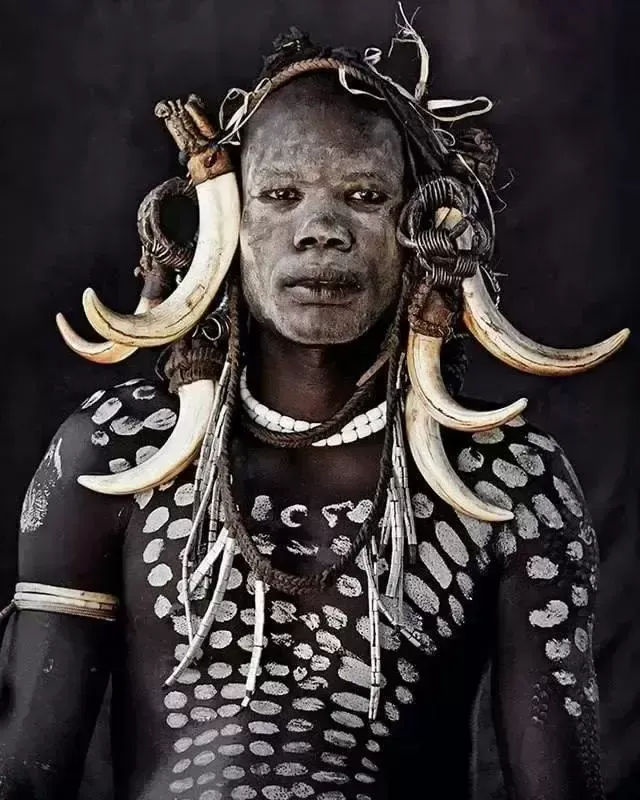 非洲的怪异习俗和传统