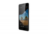 9微软Lumia 550是4.7ldquoWindows 10智能手机