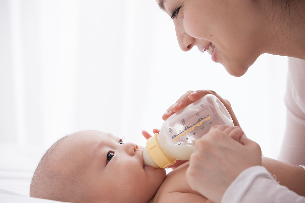 母乳在常温下放5个小时还能喝吗？母乳怎么储存？看这篇就够了