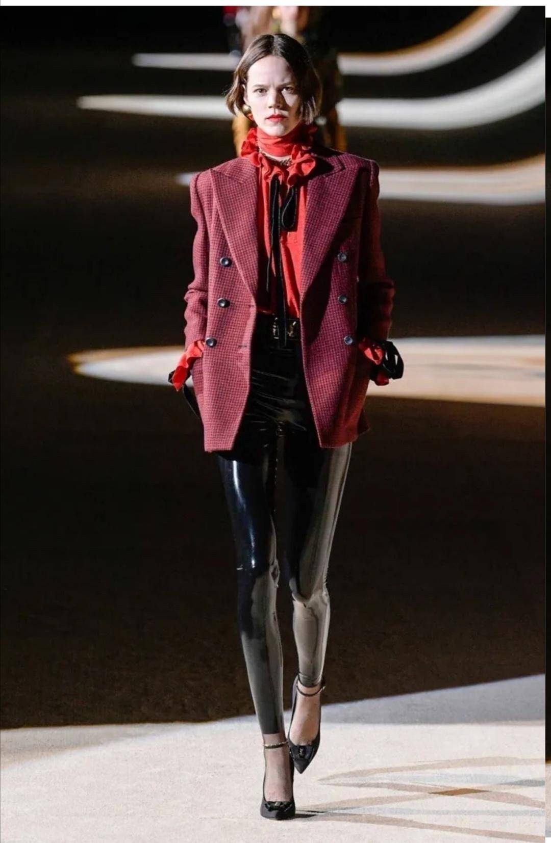 法国著名奢侈品牌，YSL反叛权威的精神惊世骇俗，秀场引领时尚