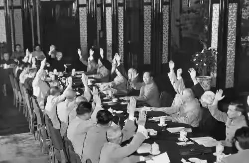 图片[2]-我国第一部宪法颁布于哪一年(新中国第一部宪法的诞生)-欣欣百科网