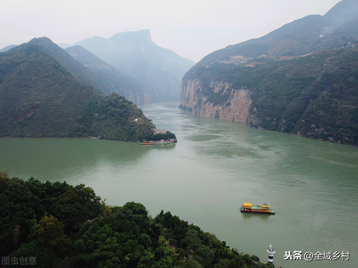 长江三峡是哪三峡组成的（长江三峡地理位置分别位于哪里）