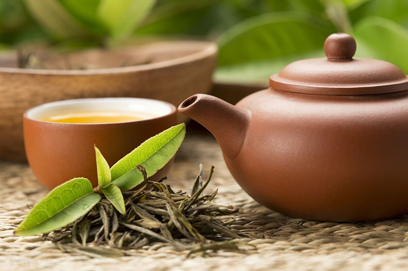 红茶和绿茶的区别（红茶和绿茶哪个好）